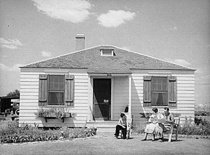 DalworthingtonGardensTexas/DalworthingtonGardens Texas family and homej, 1930s photo