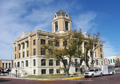 Gainesville TX - Restored 1911 Cooke County Courthouse SE corner