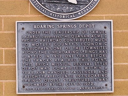 Roaring Springs Texas - RoarRoaring Springs depot  historical marker